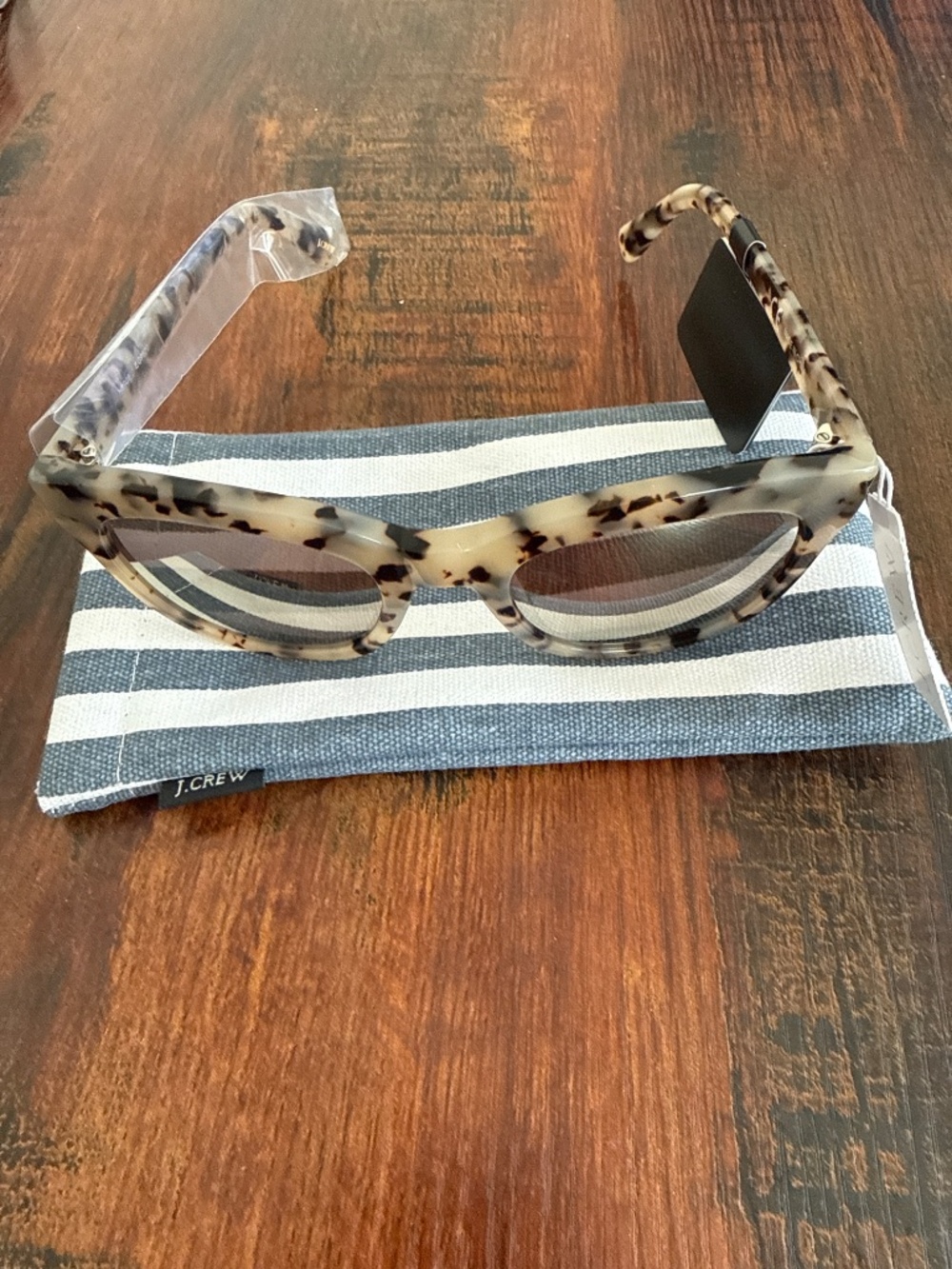 Jcrew Sun Glasses - Picture 3 of 4